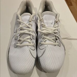 Nike White Men’s size 9 1/2  football cleats